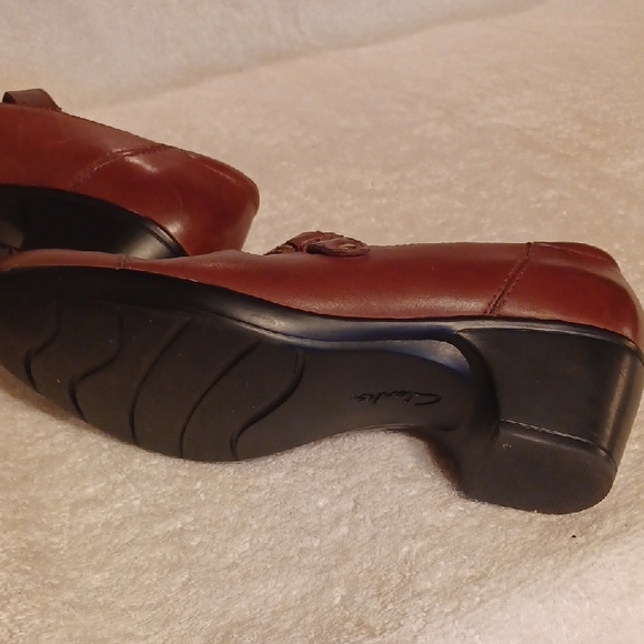 Elegant Brown Women's Shoes - Picture 9 of 10
